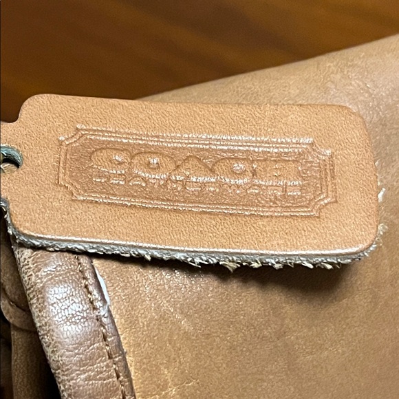 Coach vintage early 90s crossbody small leather bag, cute! Made in USA - Picture 3 of 17